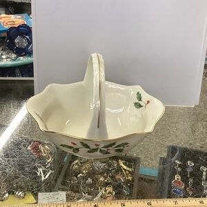 Lenox Holiday Basket with Gold Trim